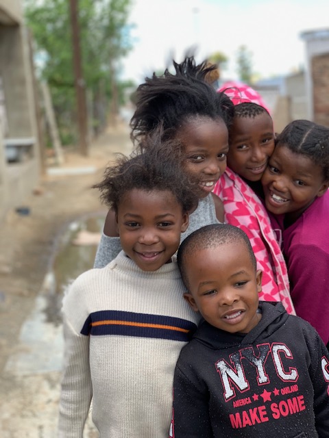 Afrikaanse kinderen in township
